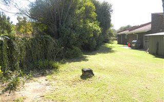 971 m² Land available in Die Heuwel
