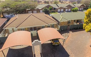 3 Bedroom Simplex in Doornpoort and surrounds