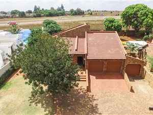 4 Bed House in Sunward Park
