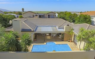 4 Bedroom House in Flamingo Vlei