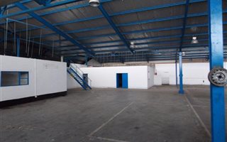 2016 m² Industrial space in Parow Central