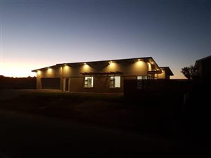 3 Bed House in Menkenkop