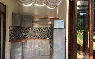 1 Bedroom Garden Cottage in Robin Acres