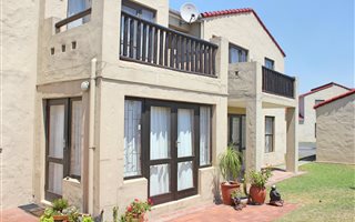 2 Bedroom Apartment in Greenways Golf Estate