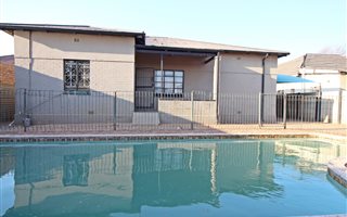 3 Bedroom House in Roodepoort North