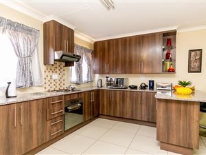 4 Bed Townhouse in Eldorette