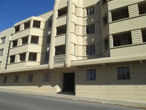 2 Bed Apartment in Krugersdorp Central