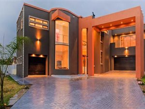 5 Bed House in Valleyview Estate