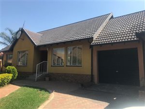 3 Bed House in Country View