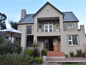 3 Bed House in De Bron