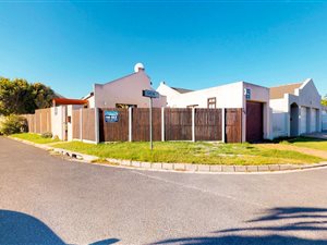 3 Bed House in Kirstenhof