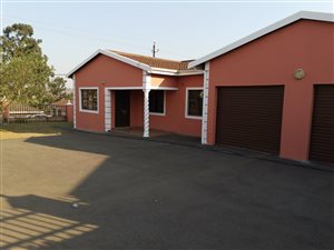 4 Bed House in Cinderella Park