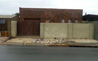 2 Bedroom House in Meadowlands