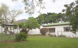 5 Bedroom House in Alexandria