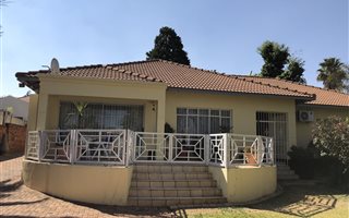 3 Bedroom House in Cyrildene