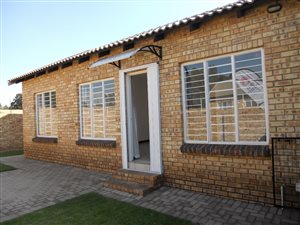 3 Bed Simplex in Rynfield AH