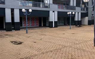 1065 m² Commercial space in Weltevreden Park