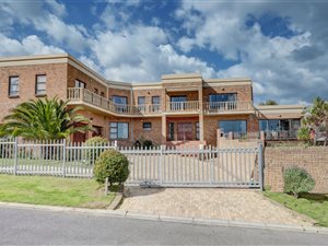 5 Bed House in Goedemoed