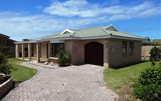 5 Bedroom Townhouse in Summerstrand