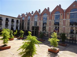 2 Bed Apartment in Onder Papegaaiberg