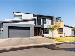 4 Bed House in Ebotse Estate