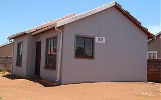 2 Bedroom House in Protea Glen