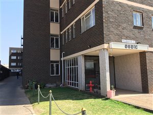 1.5 Bed Flat in Eloffsdal