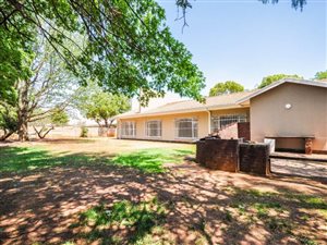4 Bed House in Three Rivers East
