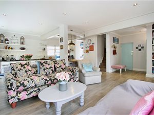 4 Bed House in Kronenzicht