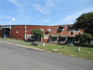 2500 m² Commercial space in Jacobs