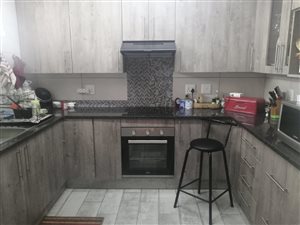 2 Bed Flat in Selection Park