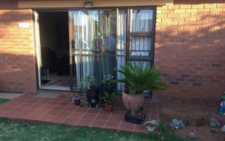 2 Bedroom House in Camelot