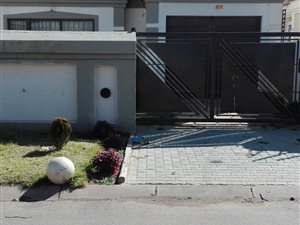 3 Bed House in Roodekop