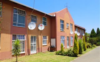 2 Bedroom Townhouse in Verwoerdpark