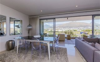 2 Bedroom Apartment in Mouille Point