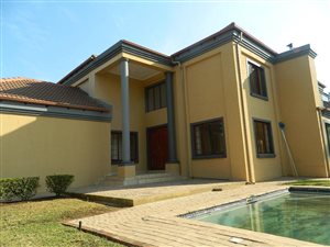 4 Bedroom House in Silver Lakes Golf Estate