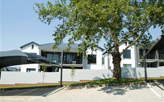3 Bedroom Apartment in Broadacres