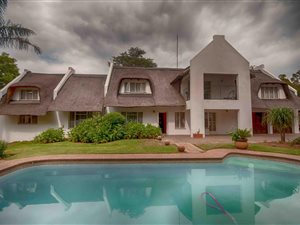 6 Bed House in Kelvin