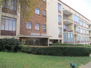 2 Bed Apartment in Florida Lake