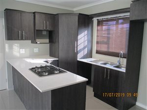 3 Bed House in Overbaakens