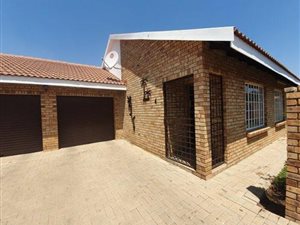 3 Bed Townhouse in Potchefstroom Central