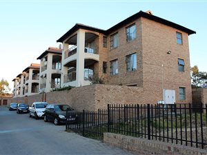 3 Bed Apartment in Erand Gardens