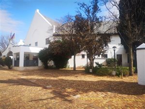 2010 m² Office Space in Randjespark