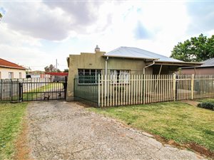 3 Bed House in Selection Park