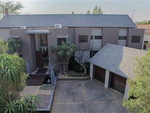 4 Bed House in Woodhill