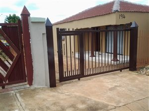 2 Bed House in Lotus Gardens