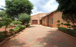 4 Bedroom House in Nylpark