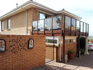 4 Bed Duet in Menkenkop