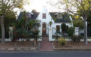4 Bedroom House in Edgemead