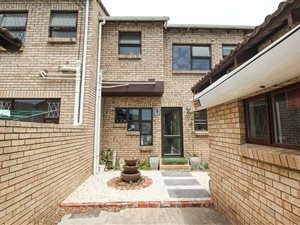 3 Bed Townhouse in South End